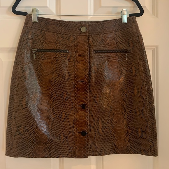 Dresses & Skirts - Mini Skirt Fake Snake Skin